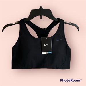 NWT Nike sports bra/ crop top